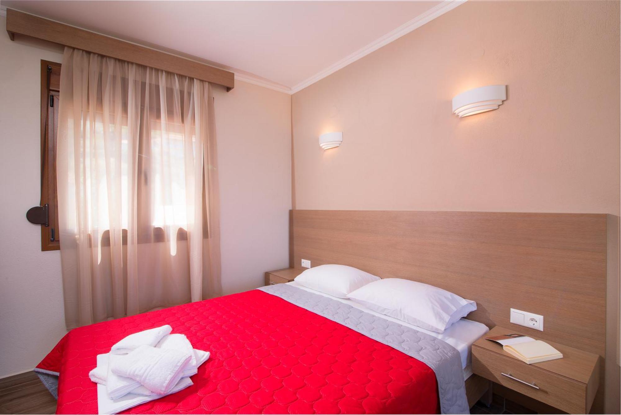 Kapsogeorgis Rooms Kinira Exterior foto